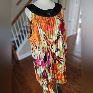 Sleeveless Floral Pleated Shift Dress in Orange and Pink